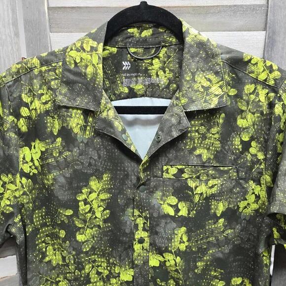 Men's Short Sleeve Resort T-Shirt | All in Motion | Small - Picture 3 of 12